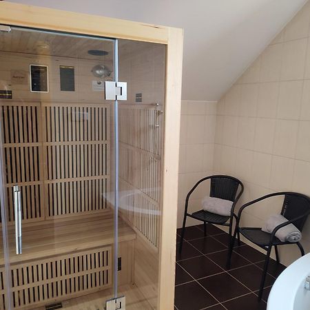 Penzion A Restaurace Na Salasi Hutisko Buitenkant foto
