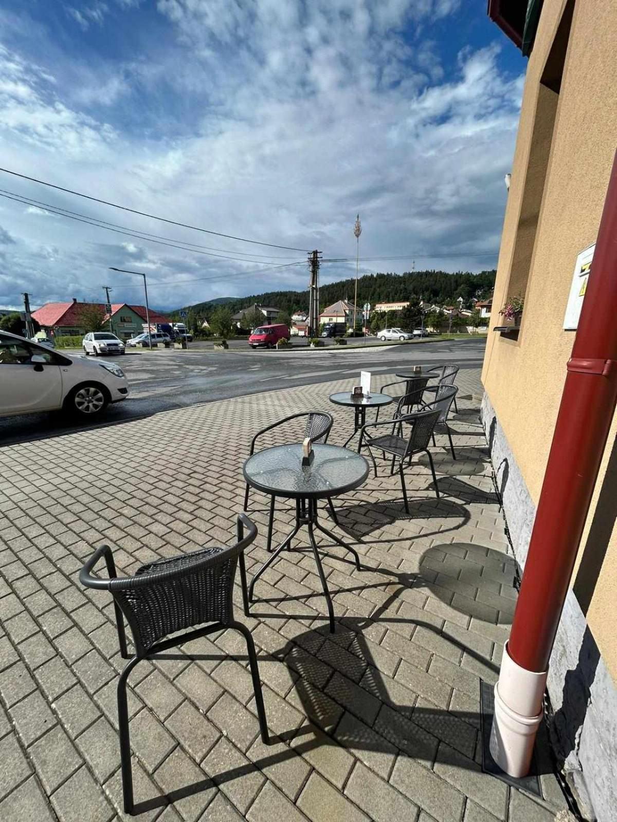 Penzion A Restaurace Na Salasi Hutisko Buitenkant foto