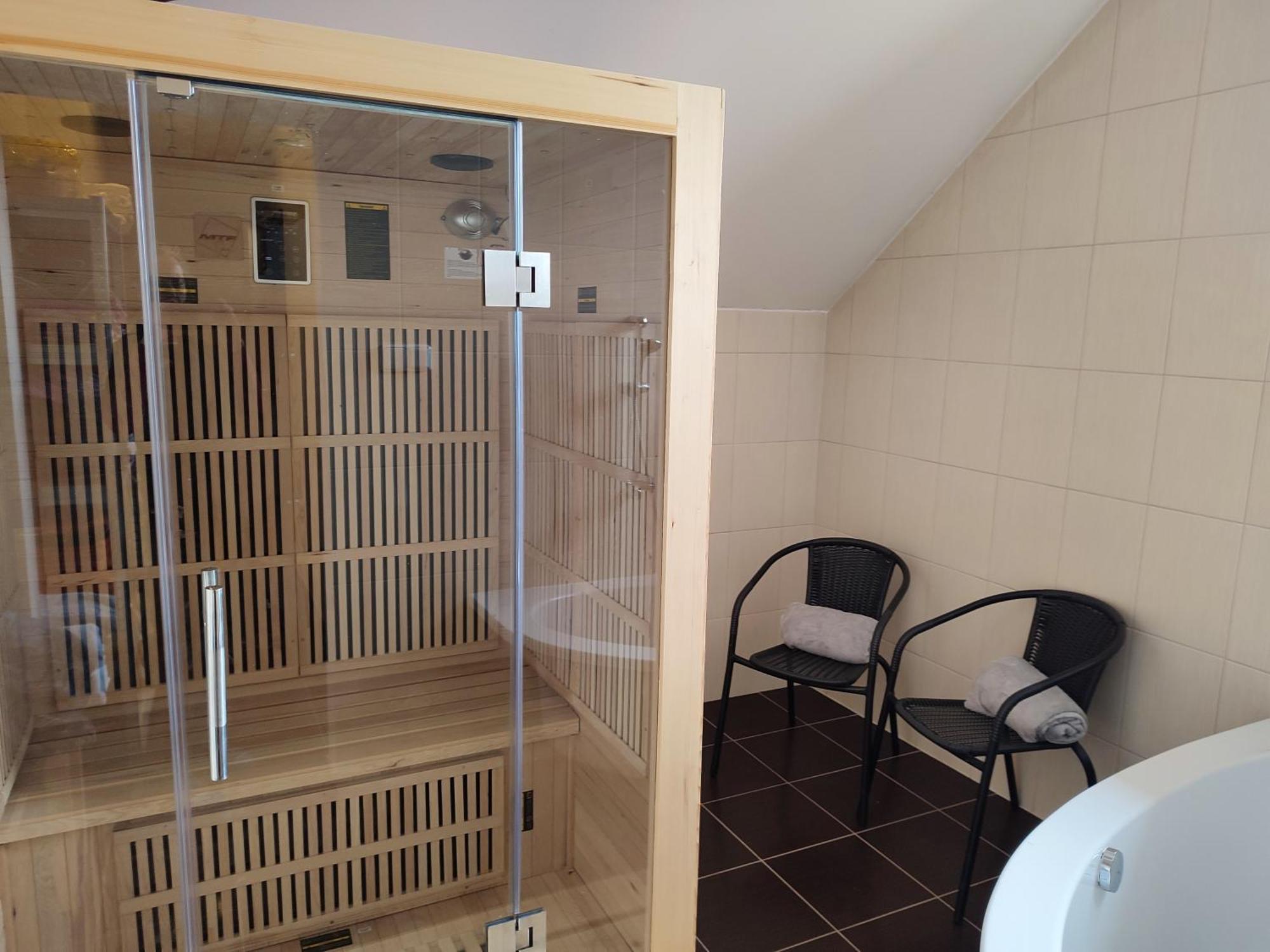 Penzion A Restaurace Na Salasi Hutisko Buitenkant foto