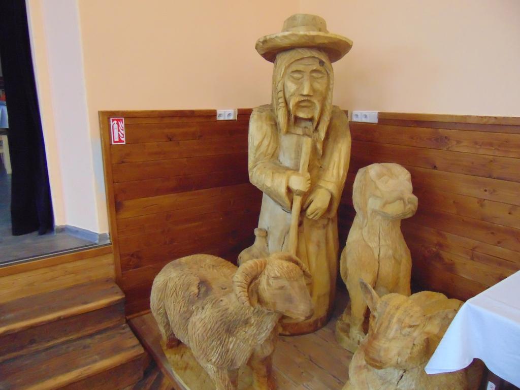 Penzion A Restaurace Na Salasi Hutisko Buitenkant foto